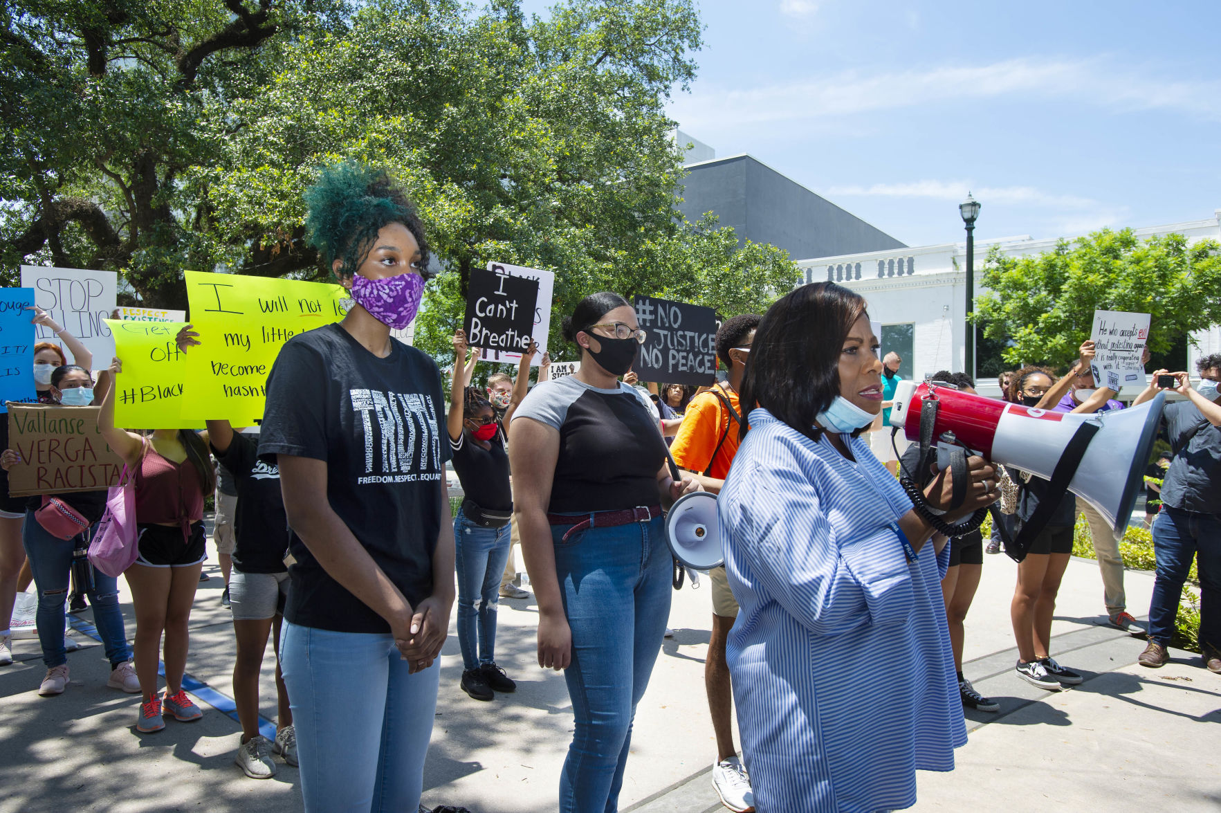 BR.floydprotest.060120 TS 14.jpg